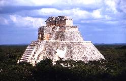 Pyramide des Zauberers in Uxmal