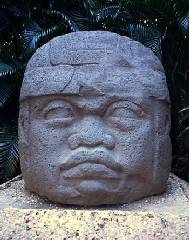 Olmekenkopf im La-Venta-Park