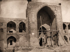 Medrese Ulug'bek vor Restaurierung