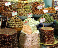 Naschereien im Gewürzbasar