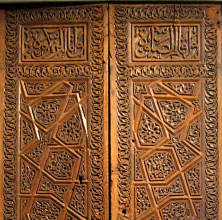 Ince-Minare-Museum: alte geschnitzte Holztüre