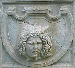 Detail an den prächtigen römischen Sarkophagen im archäologischen Museum