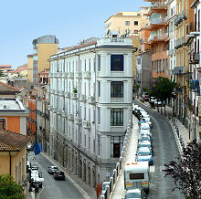 Platzsparende Hügelbebauung in Potenza