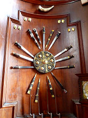 Dolchsammlung im Eingangsbereich von Blair Castle