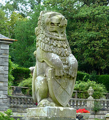 Steinerner Wächter vor dem Pollok House