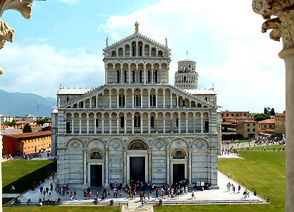 Dom Santa Maria Assunta gesehen vom Baptisterium