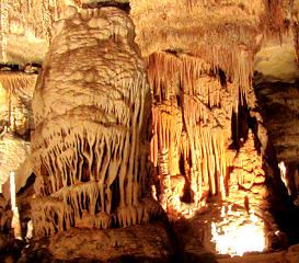In den Tropfsteinhöhlen Coves del Drach