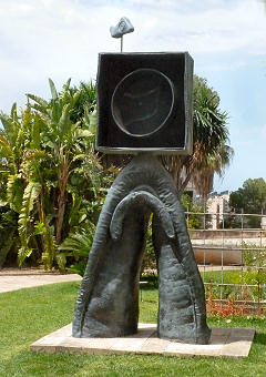 Im Garten der Fundació Pilar i Joan Miró