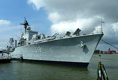 Kriegsschiff im Marinemuseum von Göteborg