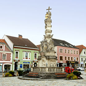 Dreifaltigkeitssäule auf dem Hauptplatz von Zwettl