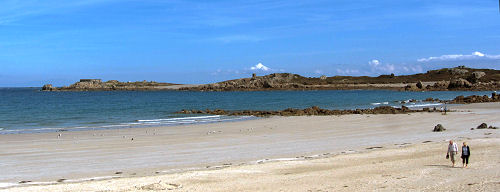 Pembroke Beach am nördlichsten Punkt von Guernsey