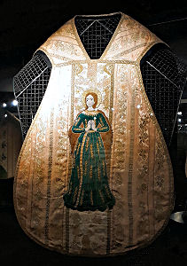 Die Perlenkasel aus dem 16. Jahrhundert, die mit 10000 heimischen Flussperlen bestickt ist