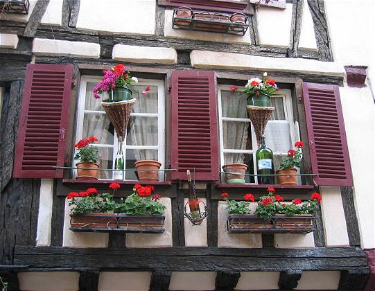 Geranien und Fachwerk sind allgegenw&auml;rtig