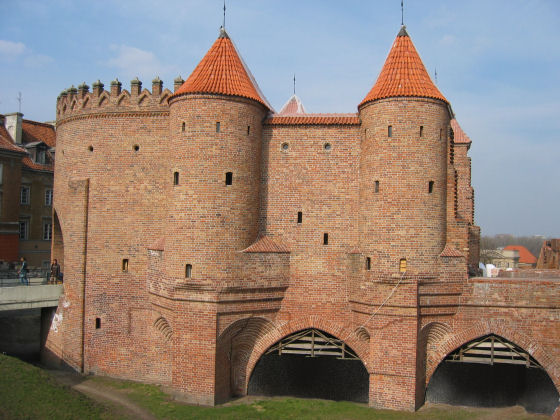 Barbakane - die befestigte Stadtmauer aus dem 16. Jhdt 