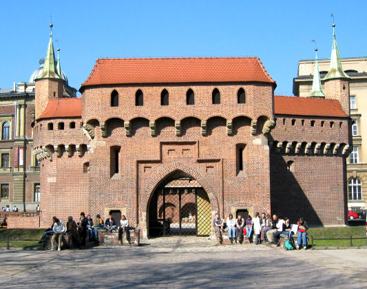 Eines der renovierten Stadttore 
